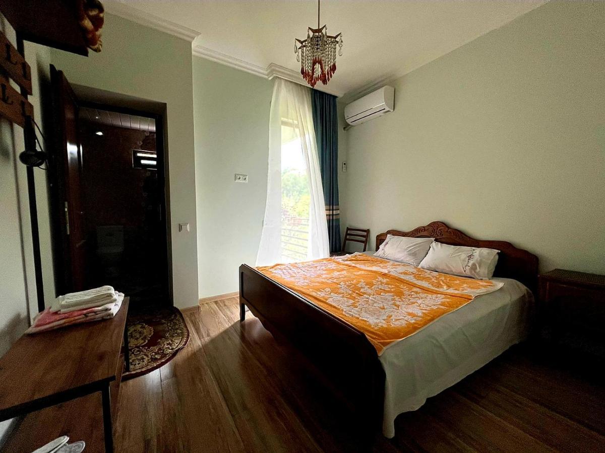Hotel Four Seasons In Kutaisi Exterior foto