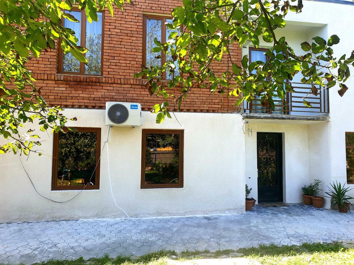 Hotel Four Seasons In Kutaisi Exterior foto