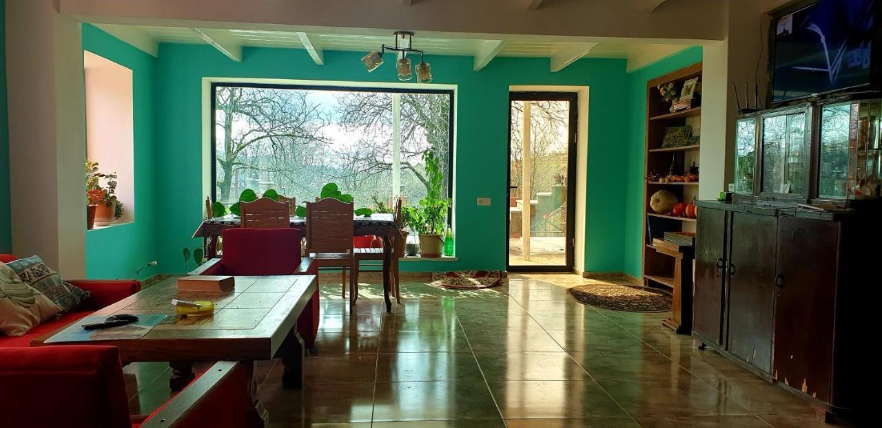Hotel Four Seasons In Kutaisi Exterior foto